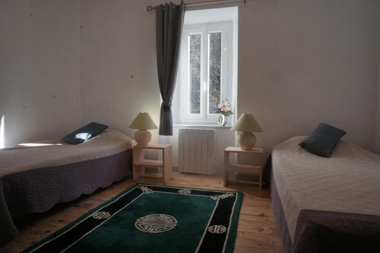 Le Pidro - A Family House With Private Stream And Woodland Hébergement de vacances *